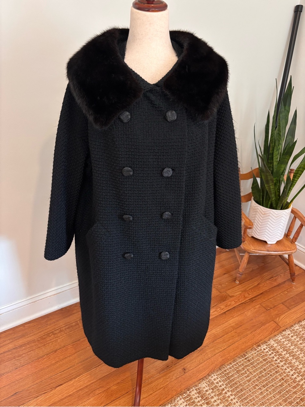 Vintage 1950s Krull for The Addis Co. Black Textured Wool Coat Mink Fur